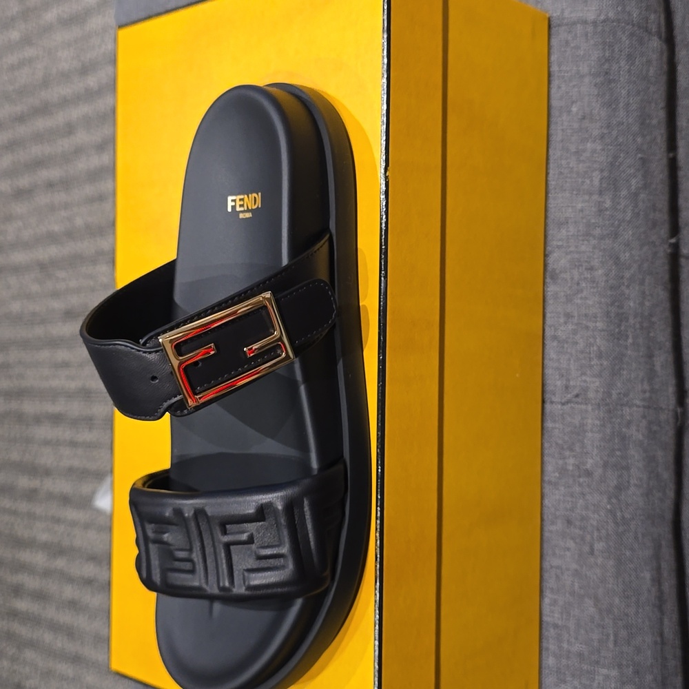 Fendi Nappa Sandal 100%Authentic - Picture 9 of 9